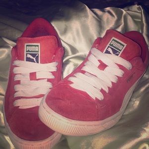 Shoes ( puma suedes )